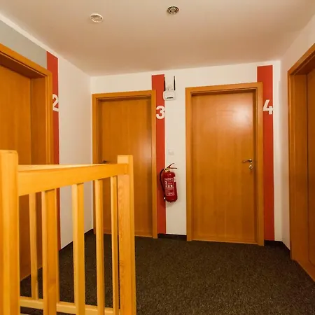 Ferienhaus Iva - Klinovec 아파트호텔 *